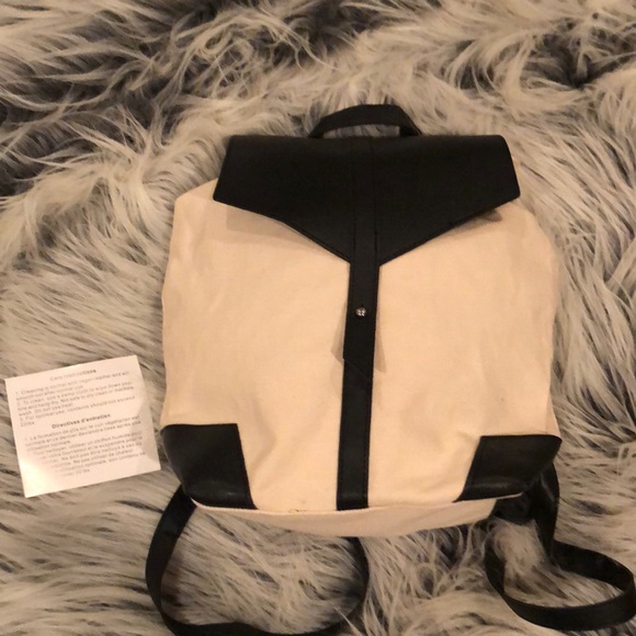 NEW Canvas And Faux Leather Backpack 🎒 - Picture 2 of 8